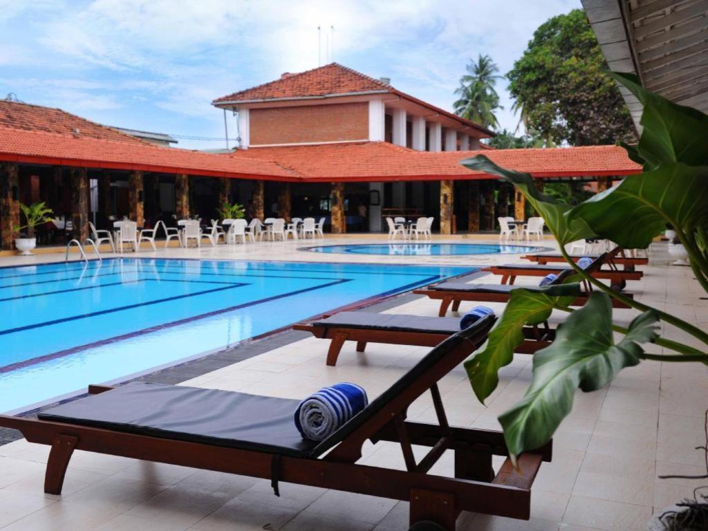 Full Moon Garden Hotel Negombo Zewnętrze zdjęcie