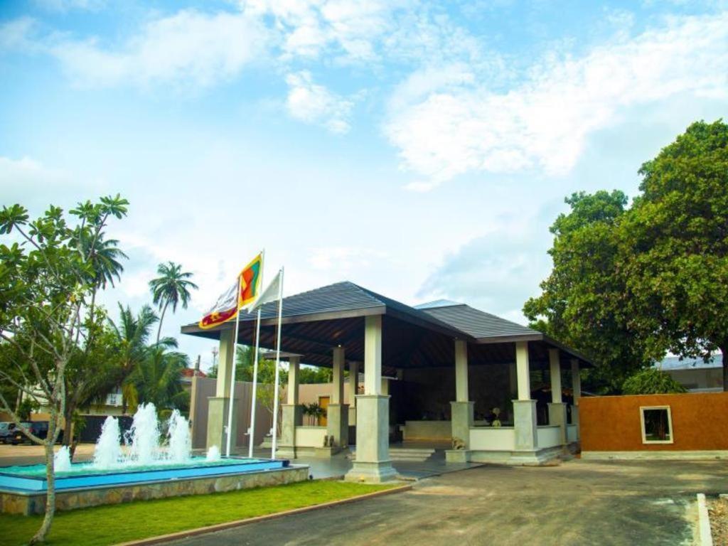 Full Moon Garden Hotel Negombo Zewnętrze zdjęcie