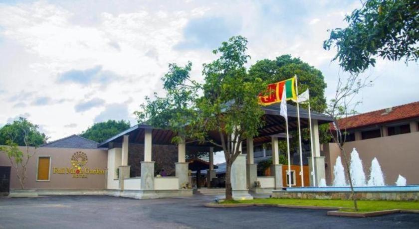 Full Moon Garden Hotel Negombo Zewnętrze zdjęcie