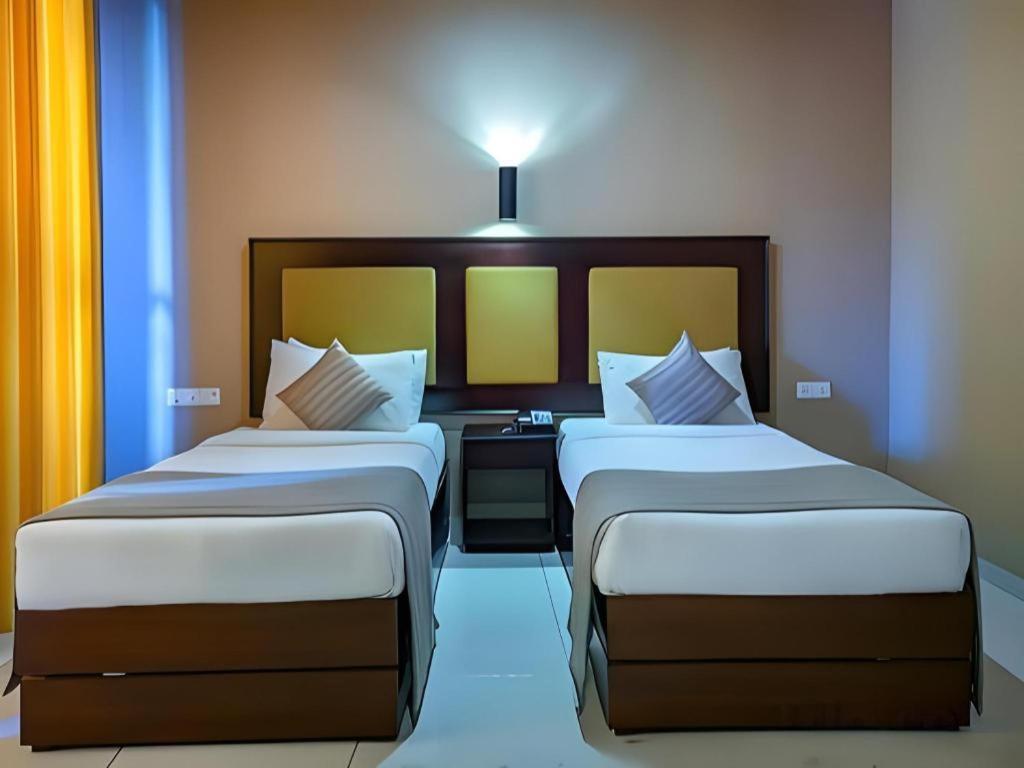Full Moon Garden Hotel Negombo Zewnętrze zdjęcie