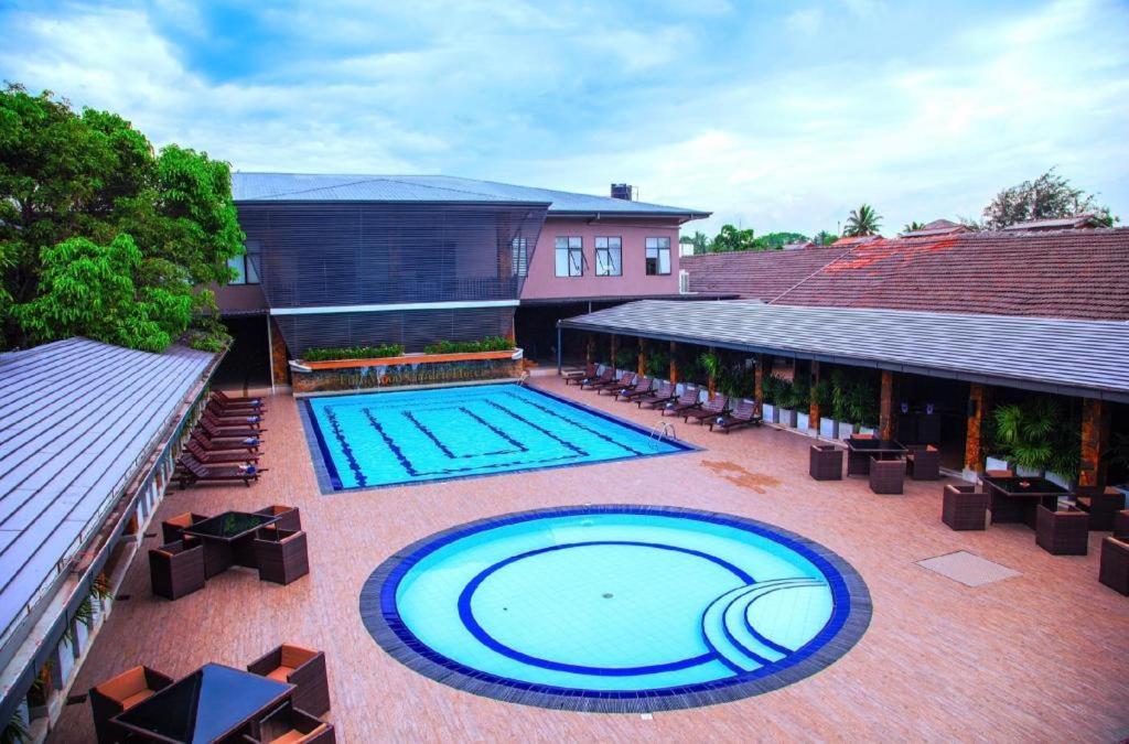 Full Moon Garden Hotel Negombo Zewnętrze zdjęcie