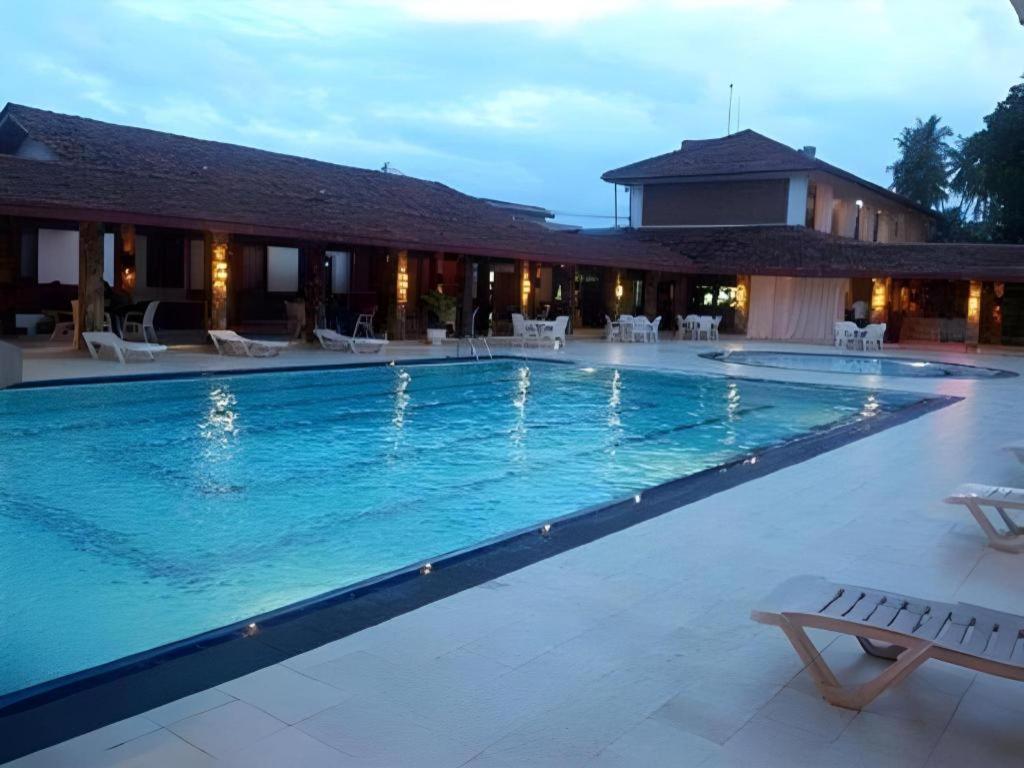 Full Moon Garden Hotel Negombo Zewnętrze zdjęcie