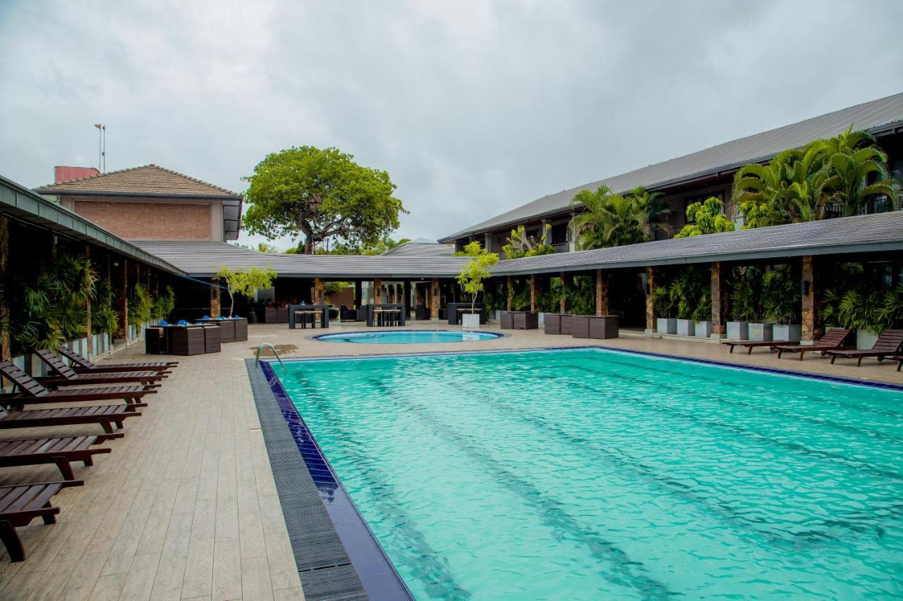Full Moon Garden Hotel Negombo Zewnętrze zdjęcie