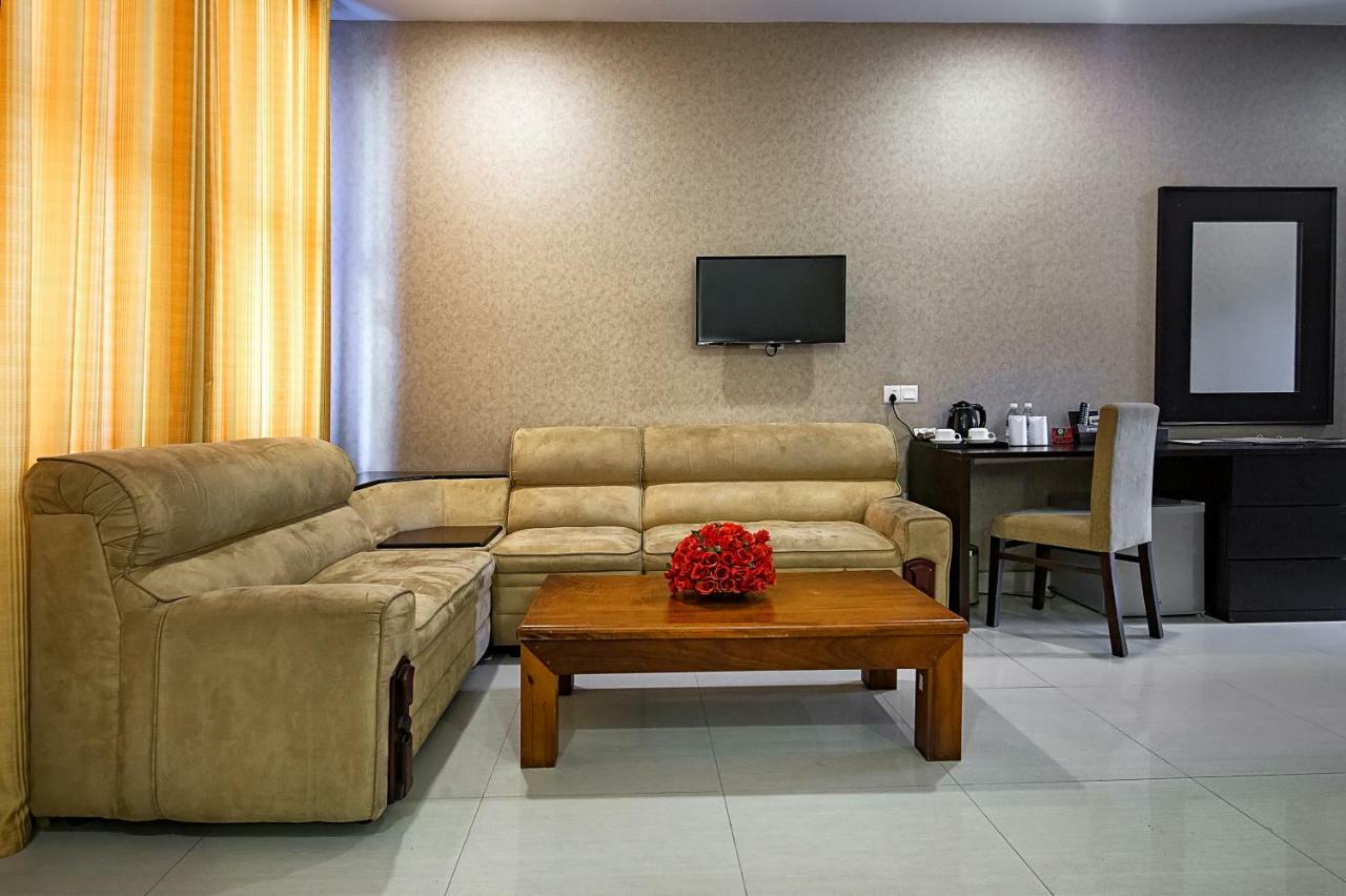 Full Moon Garden Hotel Negombo Zewnętrze zdjęcie