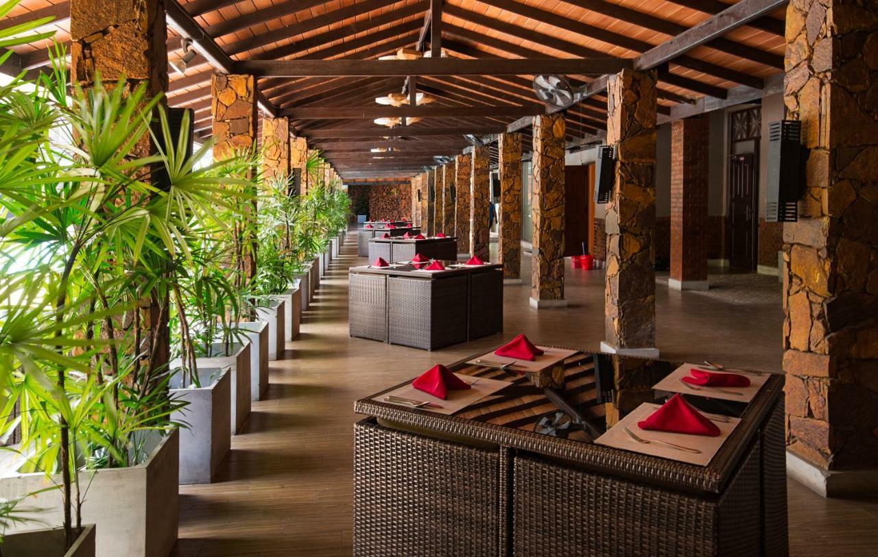 Full Moon Garden Hotel Negombo Zewnętrze zdjęcie